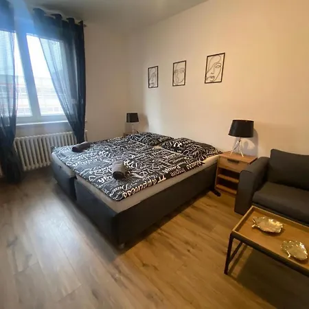Cerna Ruze - 4 Appartement